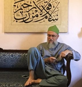 Scheich Muhammad auf Sofa